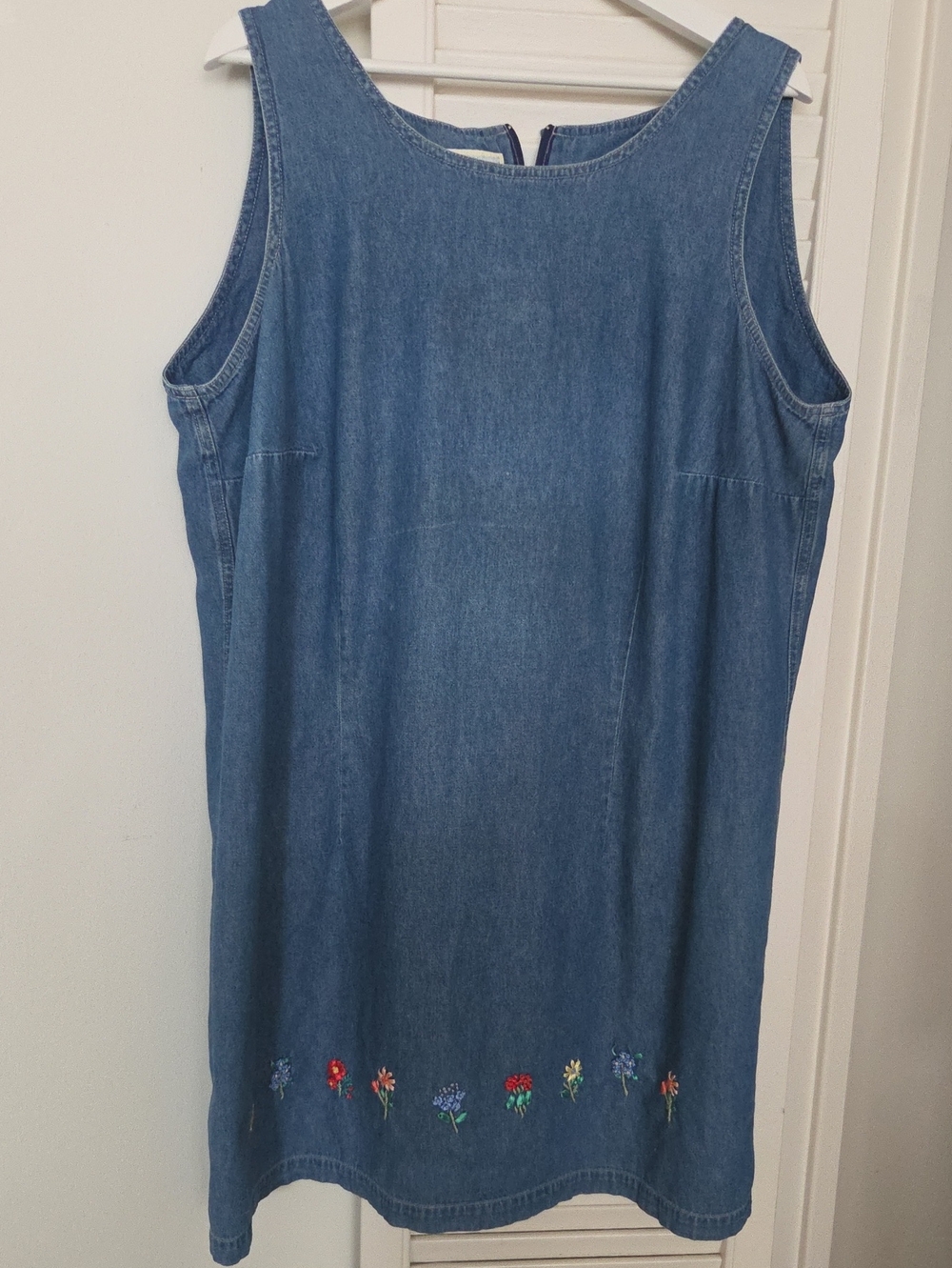 Susan Bristol Denim Flower Power Sleeveless Dress Embroidered Floral Hem - Blue